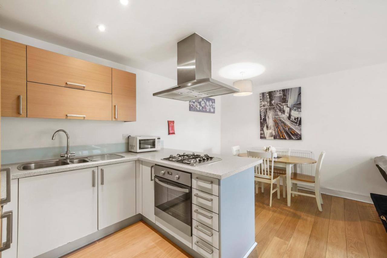 Luxnightzz - Two Bed - Close To North Station And Hospital 콜체스터 외부 사진