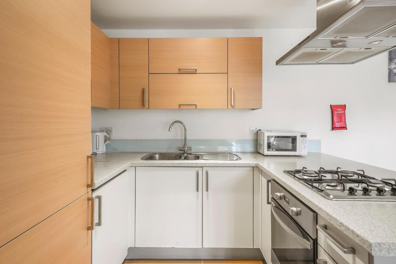 Luxnightzz - Two Bed - Close To North Station And Hospital 콜체스터 외부 사진