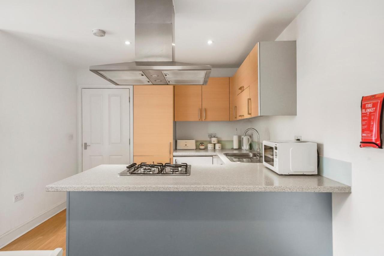 Luxnightzz - Two Bed - Close To North Station And Hospital 콜체스터 외부 사진