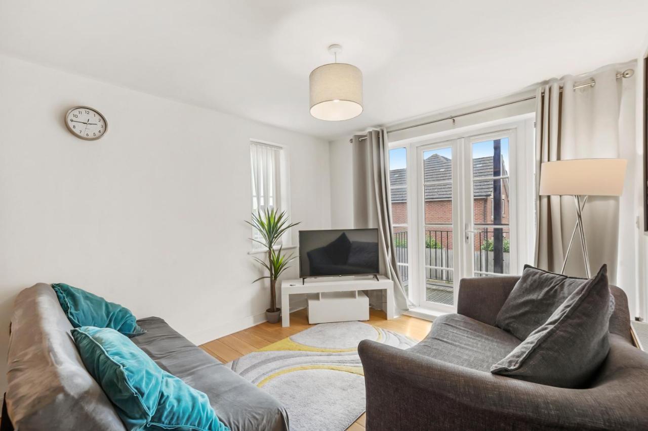 Luxnightzz - Two Bed - Close To North Station And Hospital 콜체스터 외부 사진