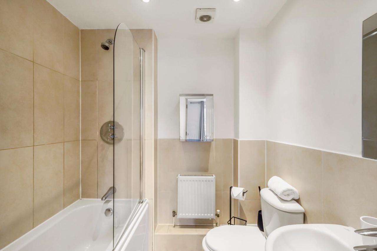 Luxnightzz - Two Bed - Close To North Station And Hospital 콜체스터 외부 사진